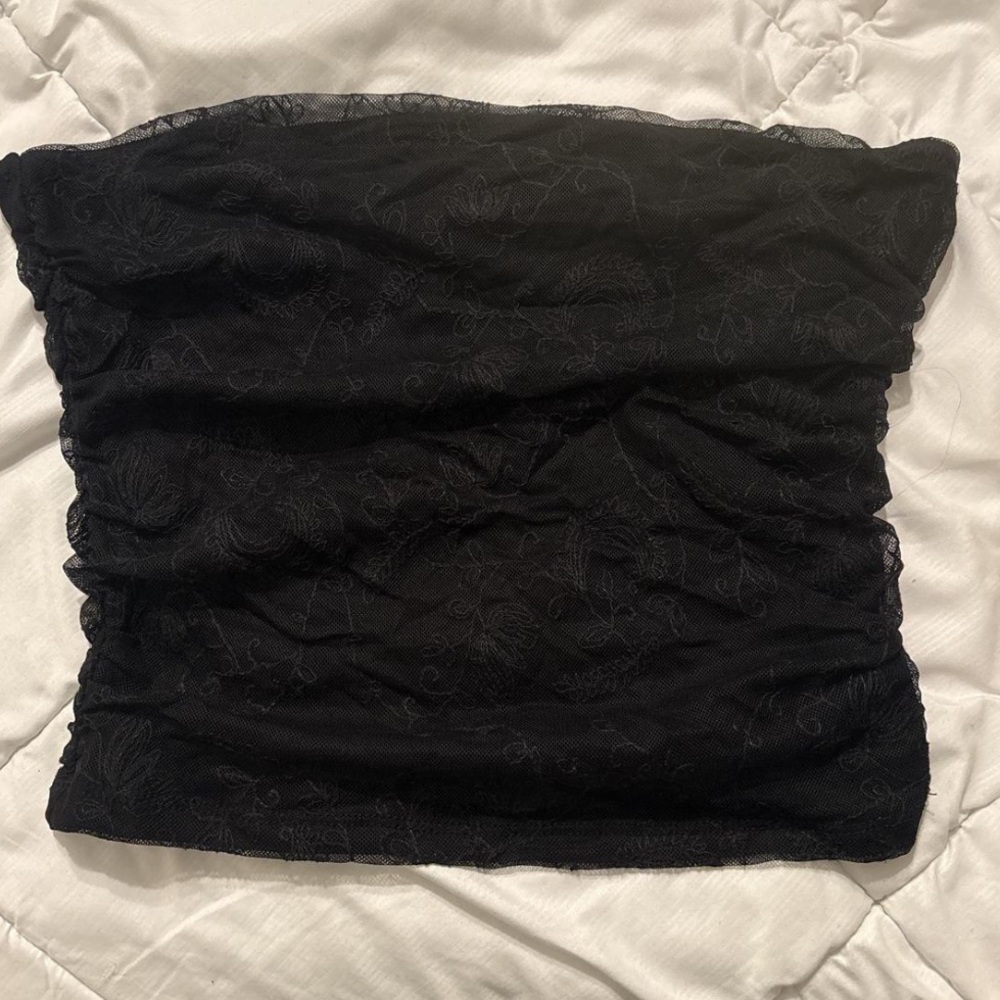 Strapless top